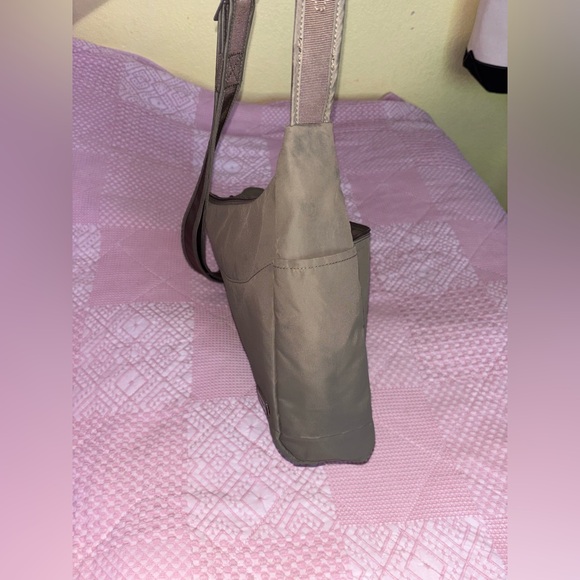 Pacsafe City Safe Tote - Picture 7 of 16